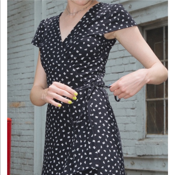 brandy melville lara blue floral dress